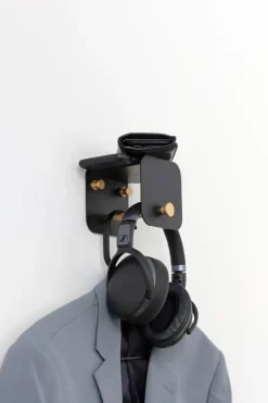 Umage Hang in There wandhanger, Black-brass< Haken & Hangers