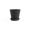 HAY Flowerpot with saucer pot M Ø14 cm, Zwart< Bloempotten