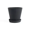 HAY Flowerpot with saucer pot XL Ø21.5 cm, Zwart< Bloempotten
