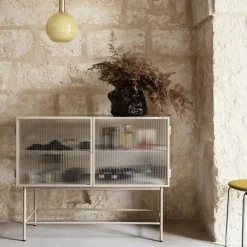 Ferm Living Haze sideboard, cashmere, golvend glas< Ladekasten & Dressoirs