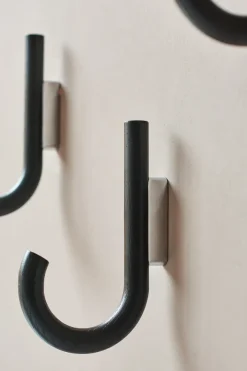 Gejst Hook haak 19 cm, Zwartgebeitst eikenhout-chroom< Haken & Hangers