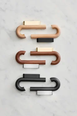 Gejst Hook haak mini 13,3 cm, Zwart eikenhout-zwart< Haken & Hangers