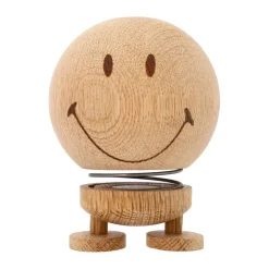 Hoptimist Smiley M figuur, Raw oak< Houten Beelden