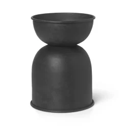 Ferm Living Hourglass bloempot extra small Ø21 cm, Zwart-donkergrijs< Bloempotten