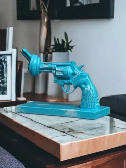 Non Violence Imagine dekoration 30 cm, Blauw-wit< Decoratieve Accessoires