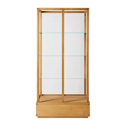 Kristina Dam Studio Japanese vitrinekast large, Warm geolied eik< Kasten & Vitrines