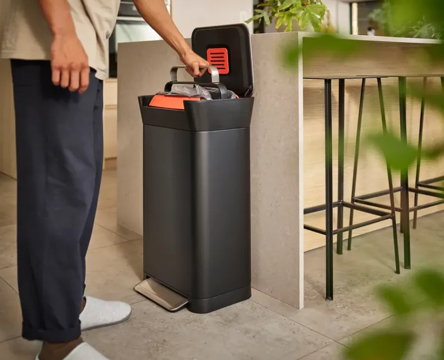 Joseph Joseph Titan afvalvermaler pedaalemmer 30 L, Carbon black< Pedaalemmers