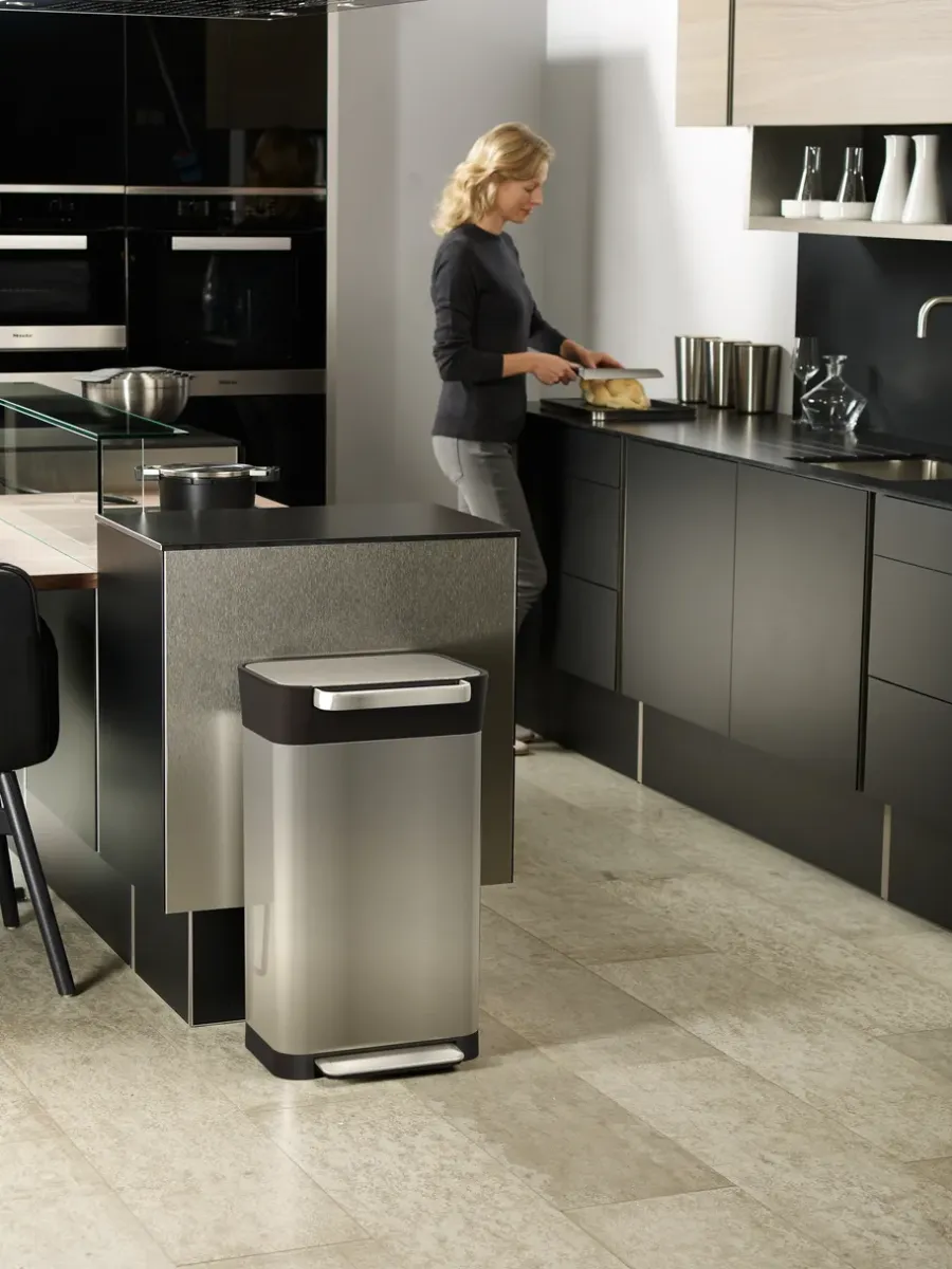 Joseph Joseph Titan afvalvermaler pedaalemmer 30 L, Stainless steel< Pedaalemmers