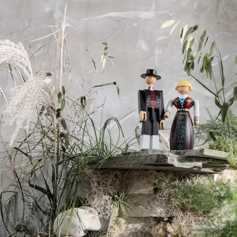 Kay Bojesen Denmark Kay Bojesen man in Noorse kleerdracht, Zwart-rood-wit< Houten Beelden