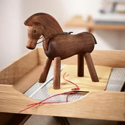 Kay Bojesen Denmark Kay Bojesen paard, walnoot< Houten Beelden|Kinderkamer Interieuraccessoires