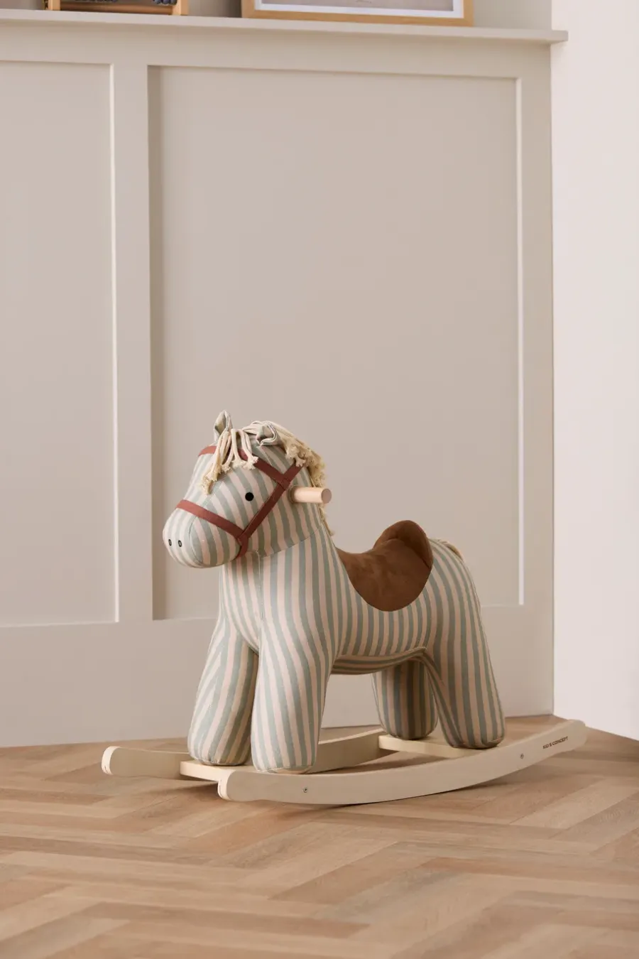 Kid's Concept schommelpaard, Sam< Kinderkamer Interieuraccessoires|Kinderkamer Interieuraccessoires
