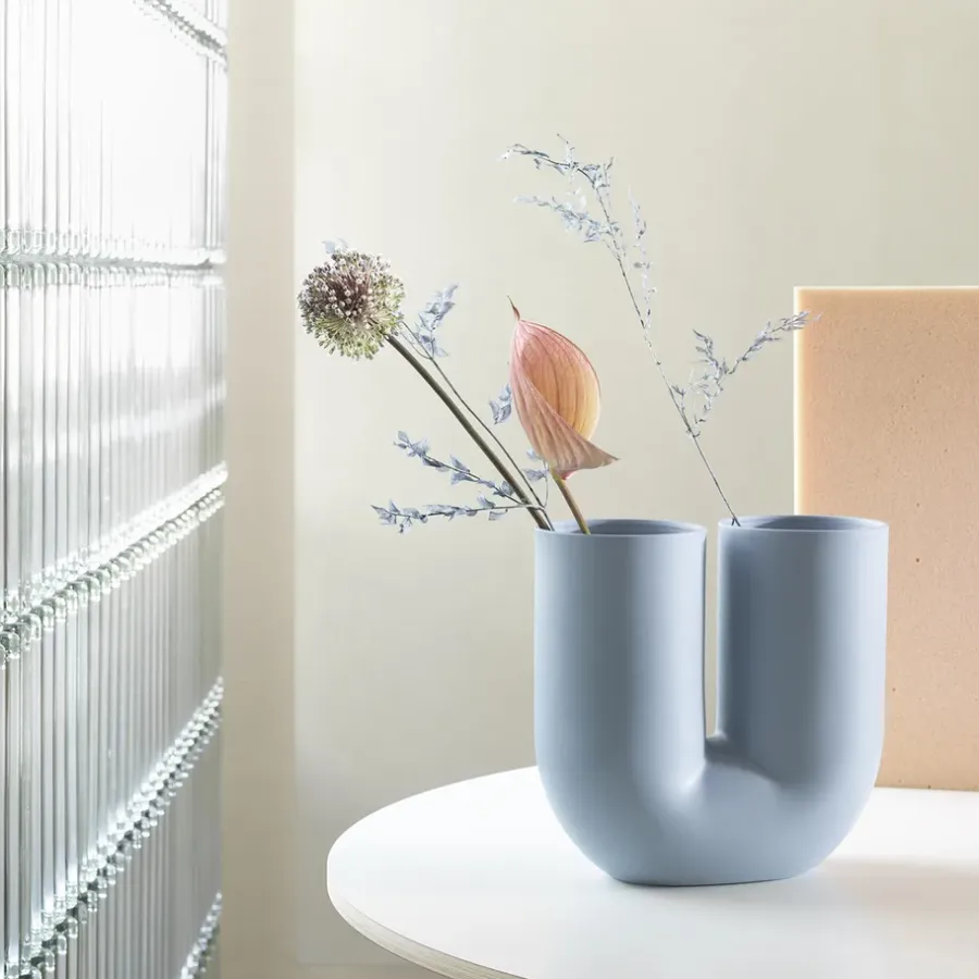 Muuto Kink vaas 26 cm, Lichtblauw< Vazen