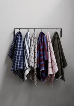 Ferm Living Kitchen keukenstang met 6 st. haken, Zwart messing< Haken & Hangers