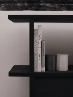 Ferm Living Kona boekenkast kastinzet, Dark Stained< Kasten & Vitrines