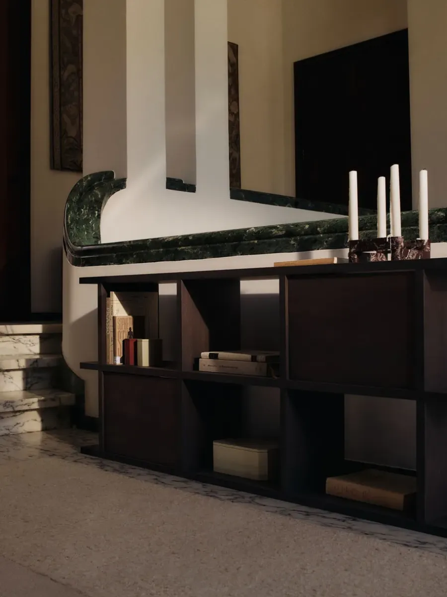 Ferm Living Kona boekenkast kastinzet, Dark Stained< Kasten & Vitrines