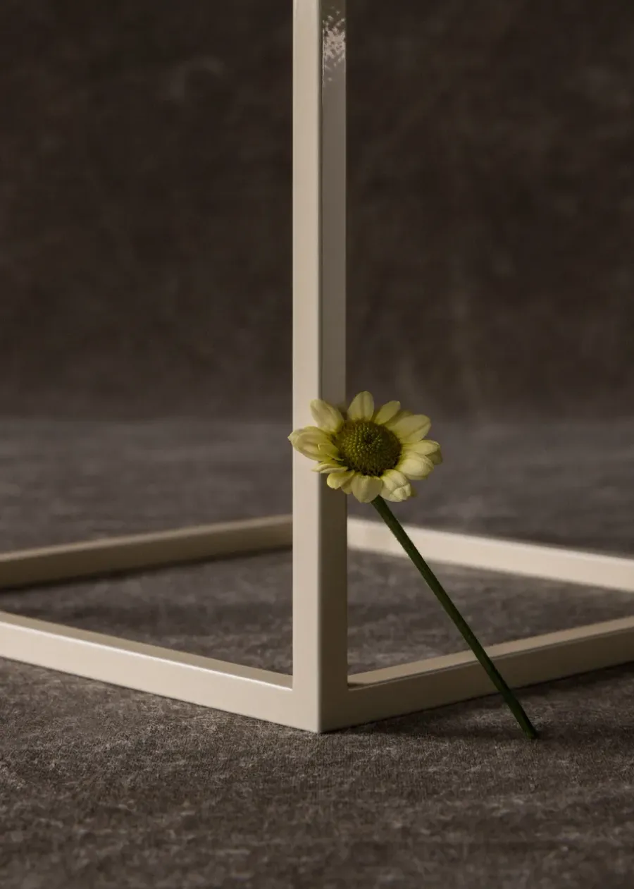 Audo Copenhagen Kubus 4 kandelaar, Ivory< Kandelaars