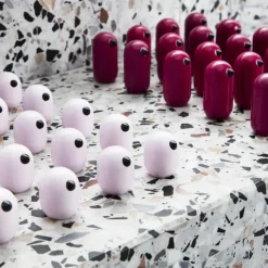 Normann Copenhagen Little Bird figuur, magenta - 5 cm.< Houten Beelden