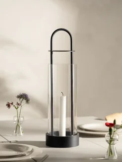 Design House Stockholm Lotus windlicht, zwart< Kaarsenhouders & Kaarsenborden
