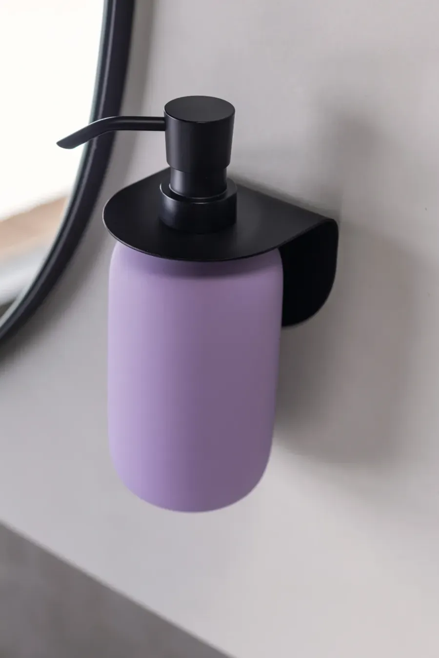 Mette Ditmer Lotus zeepdispenser hoog, Light lilac< Zeepdispensers & Zeepschaaltjes