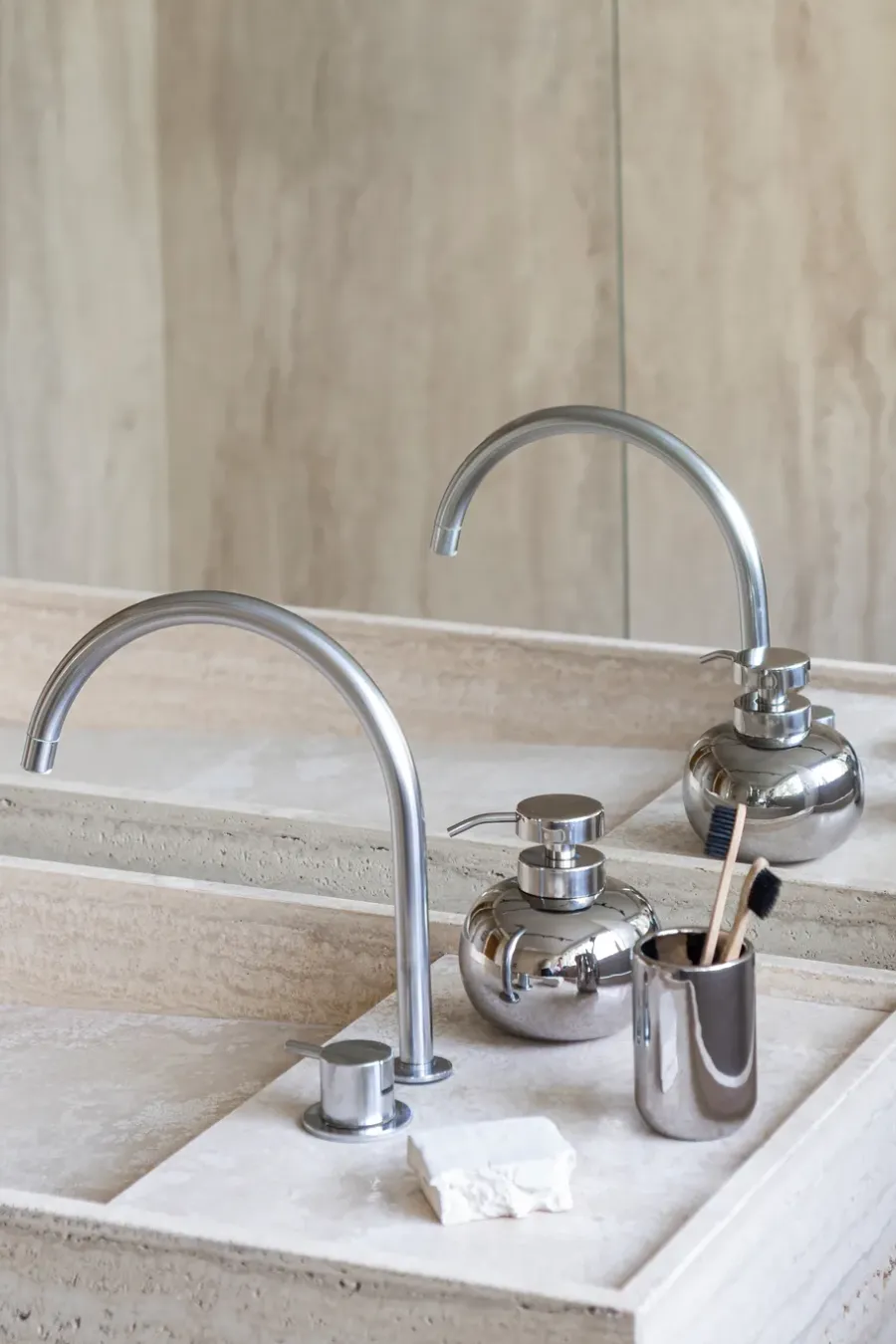 Mette Ditmer Lotus zeepdispenser laag, Chrome< Zeepdispensers & Zeepschaaltjes