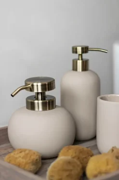 Mette Ditmer Lotus zeepdispenser, zand (gebroken wit)< Zeepdispensers & Zeepschaaltjes