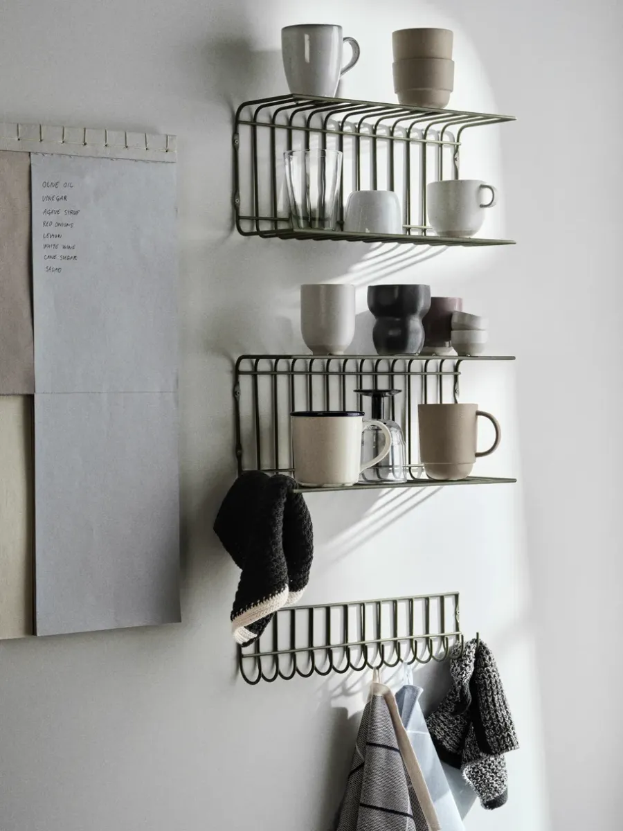 Broste Copenhagen Maggie wandplank 40x12,5x18 cm, Army green< Planken & Planksystemen