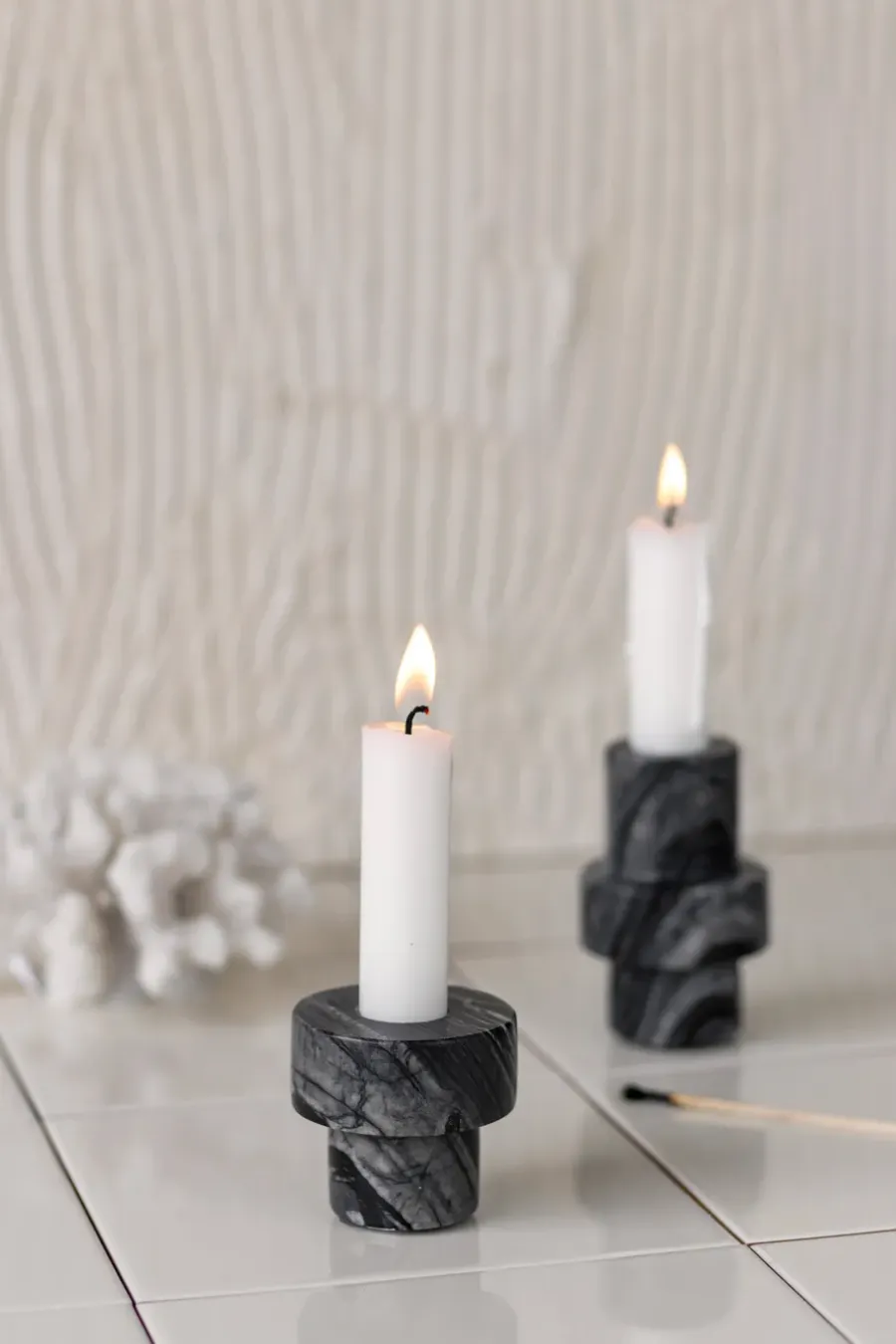 Mette Ditmer Marble kandelaar 5 cmn, Grijs< Kandelaars
