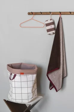 Mette Ditmer Mesh wasmand Ø40x50 cm, Brown-Off-white< Wasmanden
