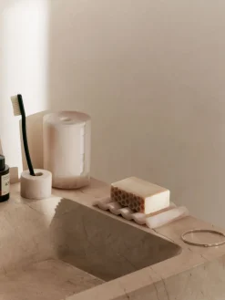Ferm Living Mist zeepschaal 9x14 cm, Pearl< Zeepdispensers & Zeepschaaltjes