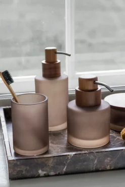 Mette Ditmer Modest zeepdispenser hoog, Walnut< Zeepdispensers & Zeepschaaltjes