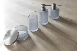 Mette Ditmer Modest zeepdispenser hoog, Dove blue< Zeepdispensers & Zeepschaaltjes