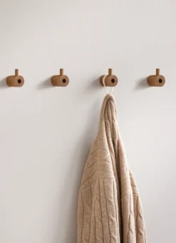MOEBE wooden wall hook haak, Eikenhout< Haken & Hangers