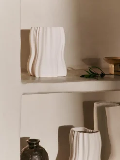 Ferm Living Moire vaas 20 cm, Off-white< Vazen