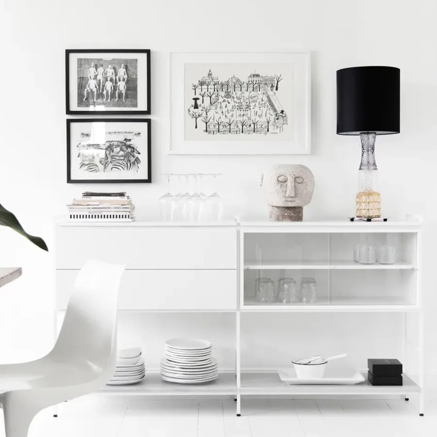 Zweed Molto Medium sideboard, wit, 2 delen met vitrine< Ladekasten & Dressoirs