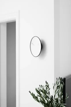 Gejst Momentt wandklok Ø30 cm, Wit< Wandklokken