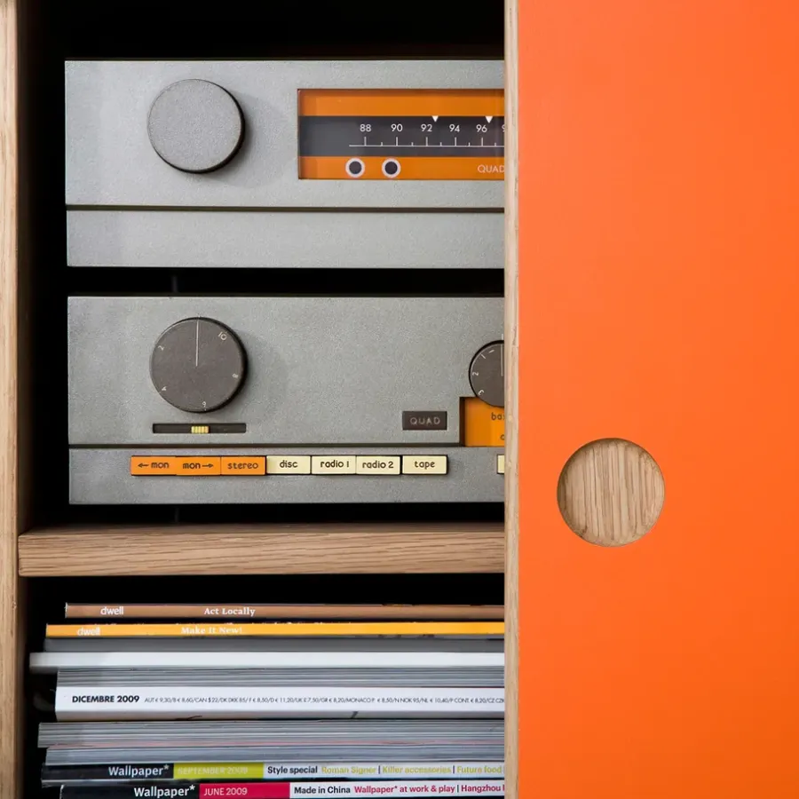 Zweed Moodi 180 sideboard, oranje/wit, eikenhouten frame< Tv- & Mediameubels|Ladekasten & Dressoirs