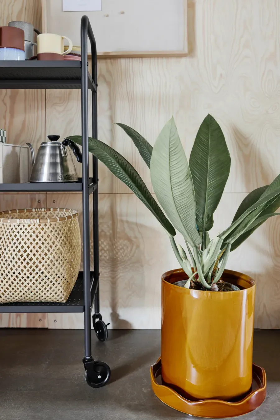 OYOY Nami pot met onderschotel Ø27 cm large, Amber< Bloempotten