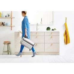 Brabantia New Icon pedaalemmer 20 liter, Matt steel fingerprint proof< Pedaalemmers