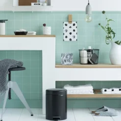 Brabantia New Icon pedaalemmer 5 liter, mat zwart< Pedaalemmers