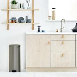 Brabantia New Icon pedaalemmer 30 liter, platinum< Pedaalemmers