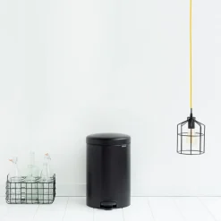Brabantia New Icon pedaalemmer 20 liter, mat zwart< Pedaalemmers