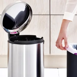 Brabantia New Icon pedaalemmer 12 liter, mat staal (vingerafdruk bestendig)< Pedaalemmers