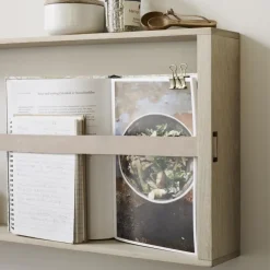 Fritz Hansen Norr tijdschriftenhouder, eiken< Tijdschriftenrekken