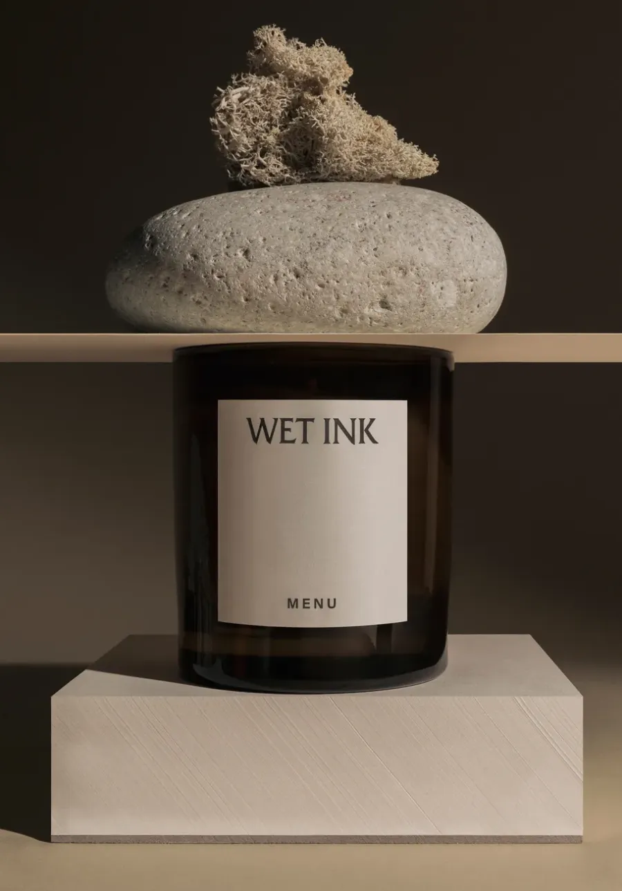 Audo Copenhagen Olfacte geurkaars Wet Ink, 235 g< Geurkaarsen & Aroma Diffusers