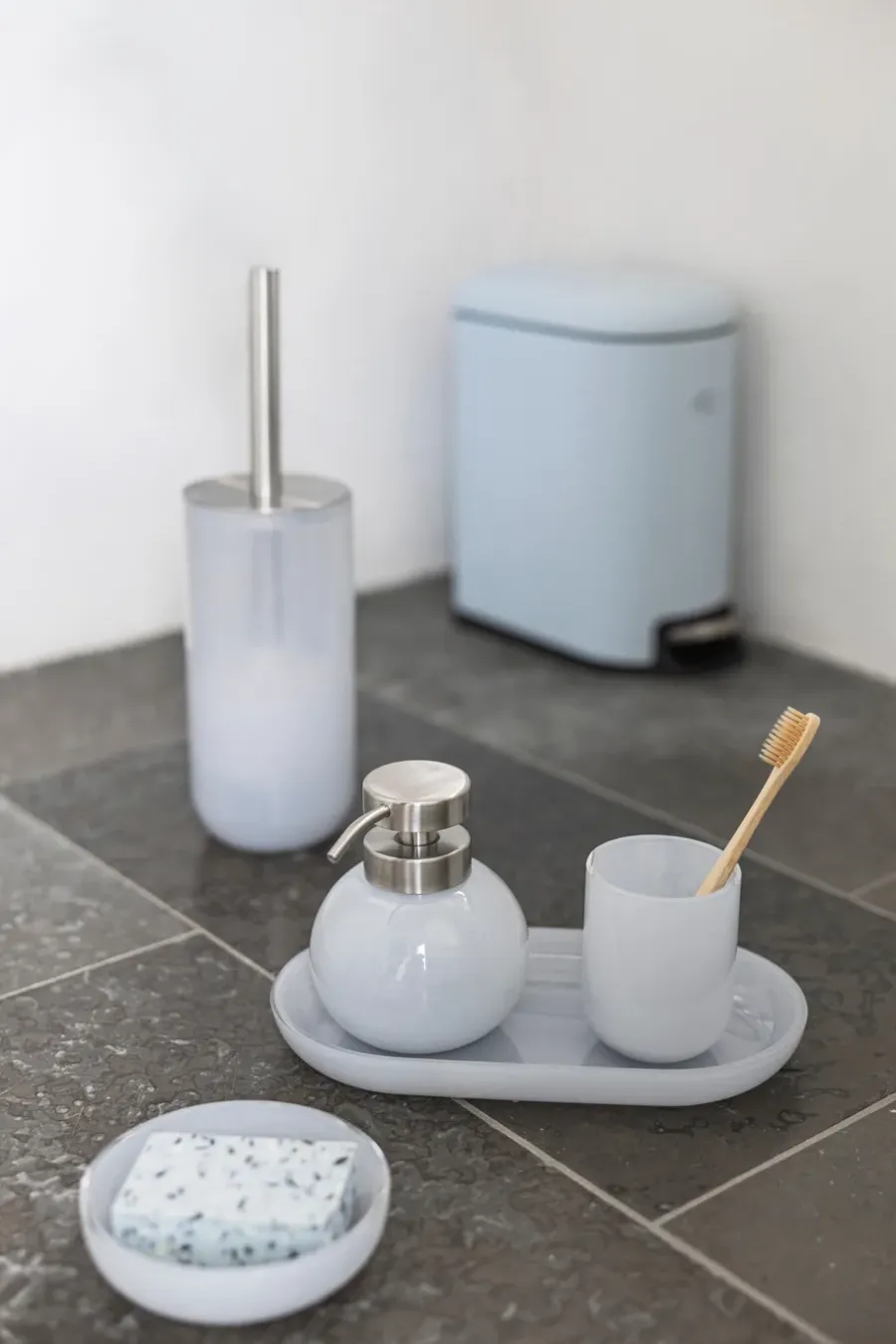 Mette Ditmer Opal zeepdispenser, Light blue< Zeepdispensers & Zeepschaaltjes