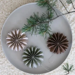 Cooee Design Paper Flowers kersthanger, Coffee< Kerstdecoraties