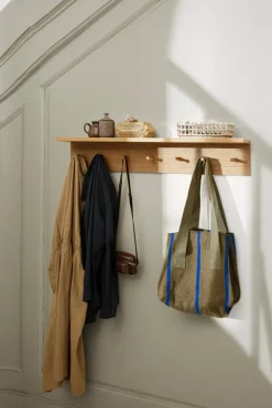 Ferm Living Place Rack kapstokje met knoppen eiken, Medium< Haken & Hangers