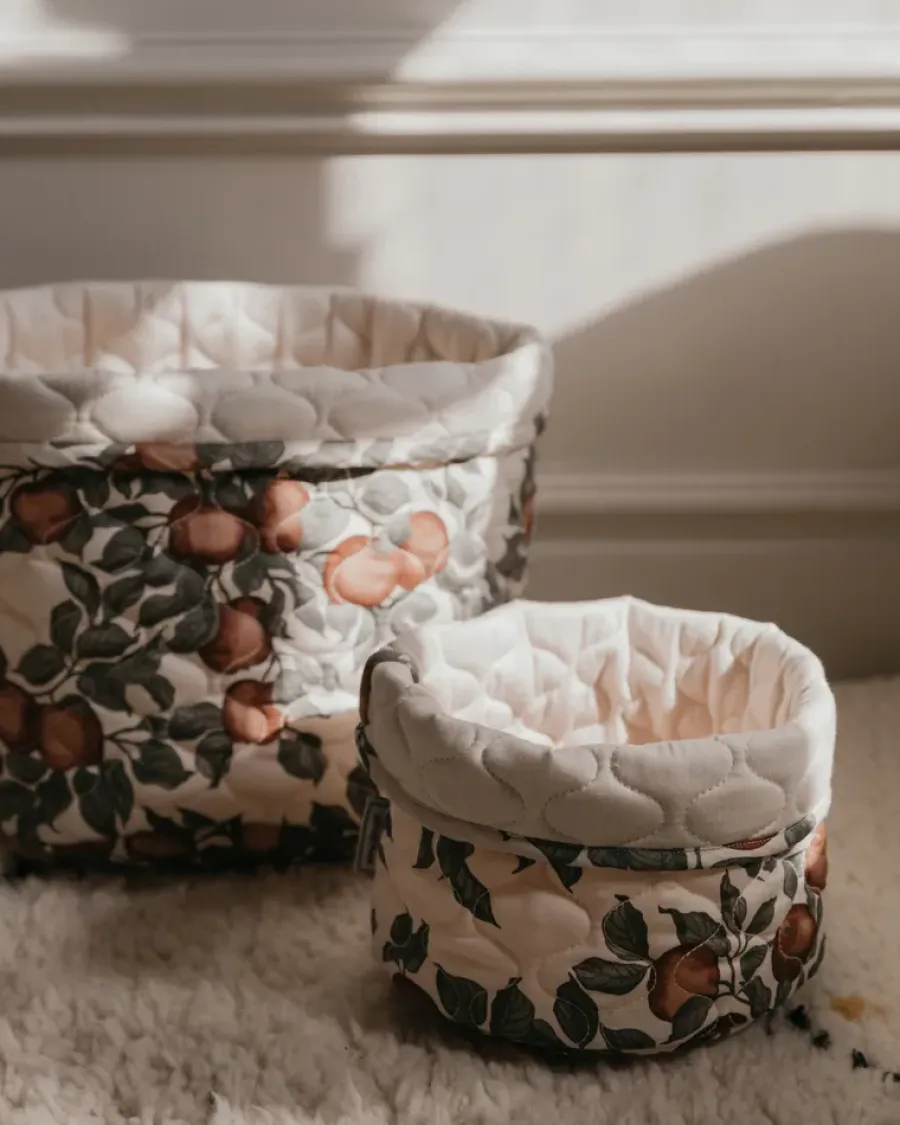 Garbo&Friends Pomme satijnen gewatteerde mand 2-delig, 20xØ20 cm + 30xØ30 cm< Opbergoplossingen Voor De Kinderkamer|Opbergmanden