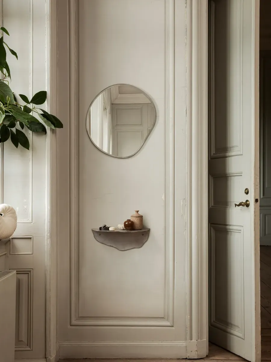 Ferm Living Pond spiegel, Small dark chrome< Wandspiegels