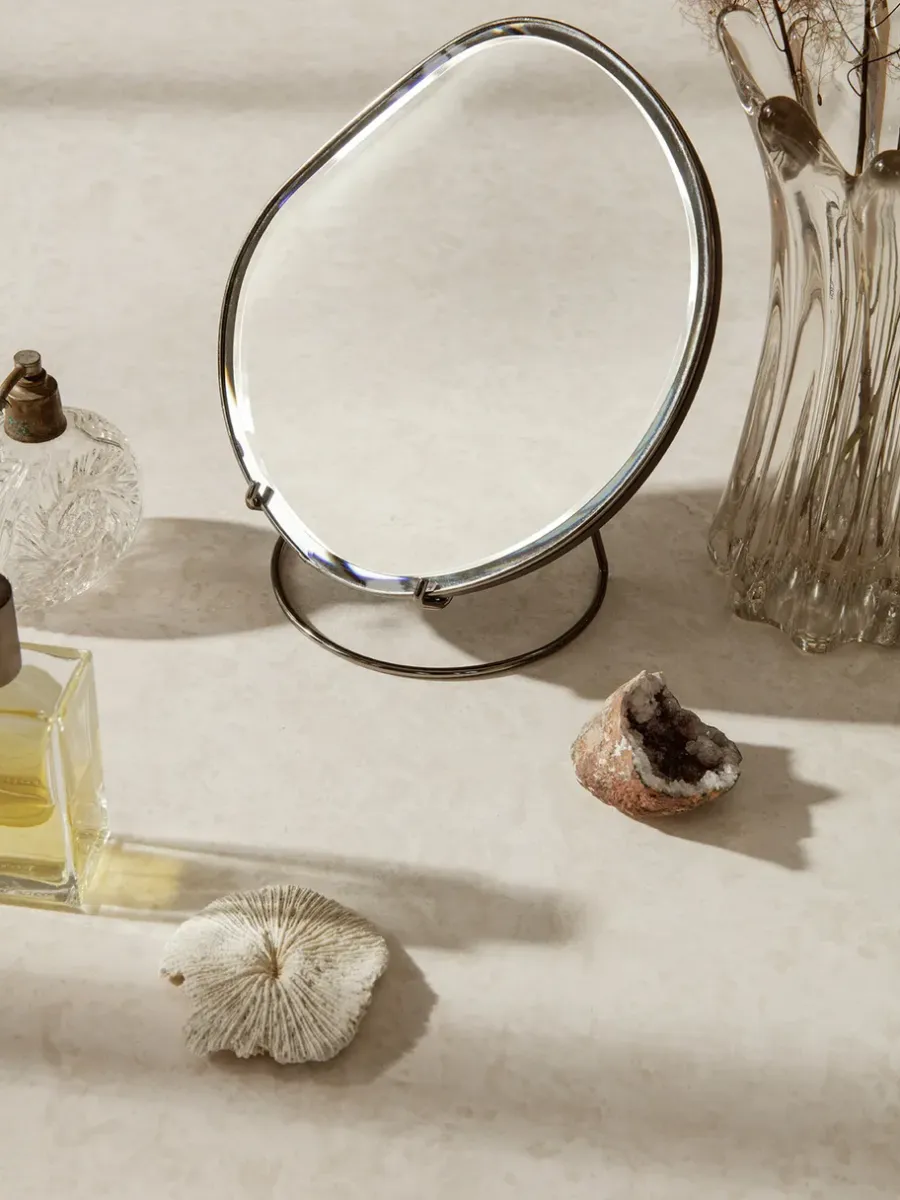 Ferm Living Pond tafelspiegel, Dark chrome< Tafelspiegels